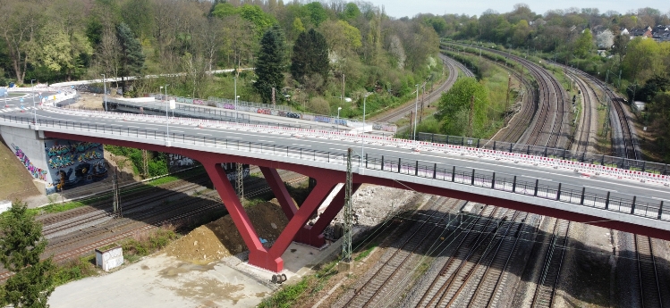Neue Lohringbrücke in Bochum mit GRILLO Zinkdraht thermisch gespritzt